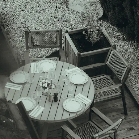 La Table D' Hotel *